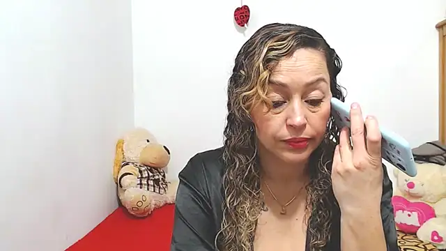 ariellth online show from November 2025 04:29:02 PM