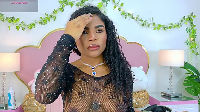 NahiaraReina online show from October 2025 01:44:01 PM