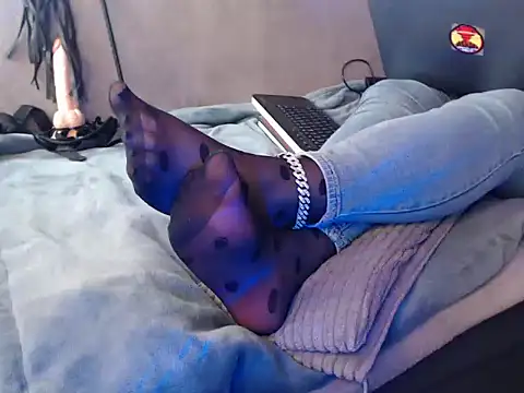 Snapshot of GoddessMonicaNylon chatting on October 2025 12:50:01 PM GoddessMonicaNylon online show from October 2025 12:50:01 PM