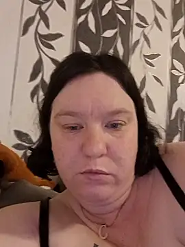 Snapshot of CurvyMilf1992 chatting on October 2025 10:54:02 PM CurvyMilf1992 online show from October 2025 10:54:02 PM