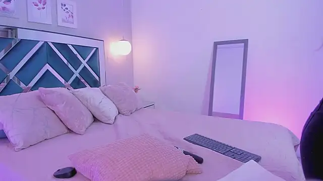 Snapshot of ibella7 chatting on March 2025 10:15:02 PM ibella7 online show from March 2025 10:15:02 PM