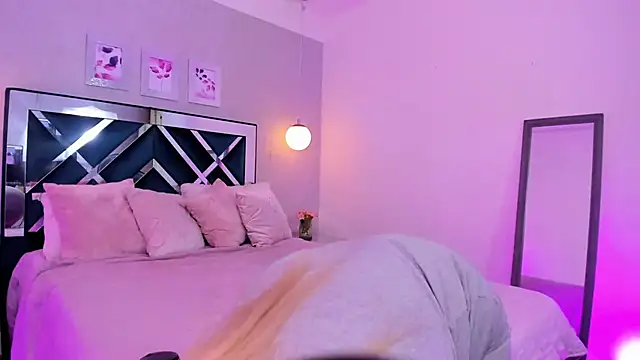 Snapshot of ibella7 chatting on September 2025 07:30:01 PM ibella7 online show from September 2025 07:30:01 PM