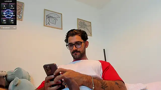 Snapshot of sexyasaf1018 chatting on October 2025 04:41:01 PM sexyasaf1018 online show from October 2025 04:41:01 PM