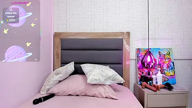 shelbystetson online show from September 2025 02:11:02 AM