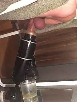 Snapshot of Inseminator69 chatting on December 2024 06:30:02 PM Inseminator69 online show from December 2024 06:30:02 PM