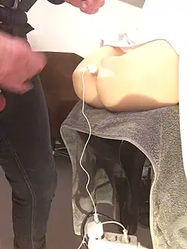 Snapshot of Inseminator69 chatting on December 2024 02:42:02 PM Inseminator69 online show from December 2024 02:42:02 PM