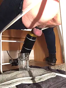 Snapshot of Inseminator69 chatting on November 2025 06:36:02 AM Inseminator69 online show from November 2025 06:36:02 AM