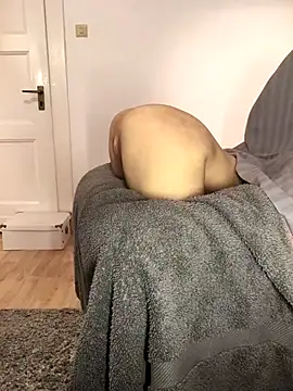 Snapshot of Inseminator69 chatting on December 2025 10:42:02 AM Inseminator69 online show from December 2025 10:42:02 AM