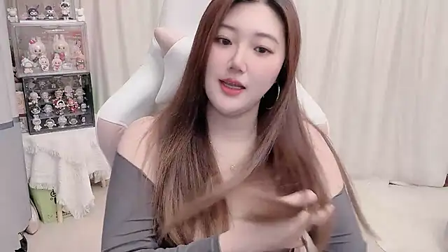 Stars Elyn online show from March 2025 03:29:02 PM