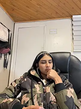 Snapshot of Hilary_pinkk chatting on October 2025 02:12:01 AM Hilary pinkk online show from October 2025 02:12:01 AM