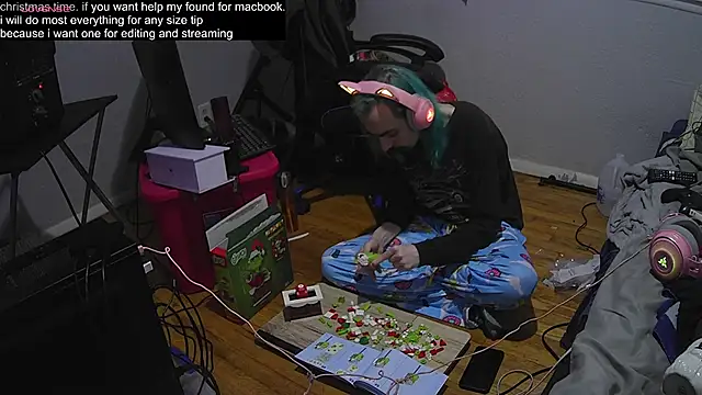 tallnerdyguy online show from December 2024 06:48:01 AM
