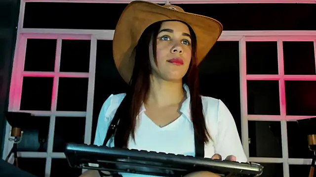 Snapshot of shaidyscott chatting on October 2025 03:03:02 AM shaidyscott online show from October 2025 03:03:02 AM