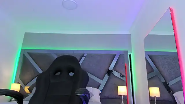 AmberiniHoffman online show from March 2025 11:40:02 AM