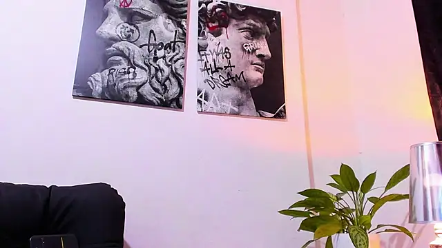 Snapshot of CruzVega chatting on October 2025 12:42:02 AM CruzVega online show from October 2025 12:42:02 AM