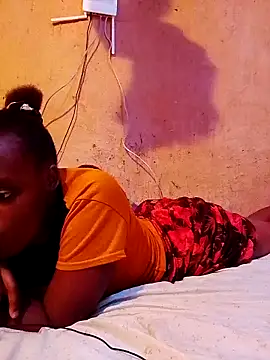 Snapshot of QUEEN-NAIMA chatting on October 2025 06:40:01 PM QUEEN-NAIMA online show from October 2025 06:40:01 PM