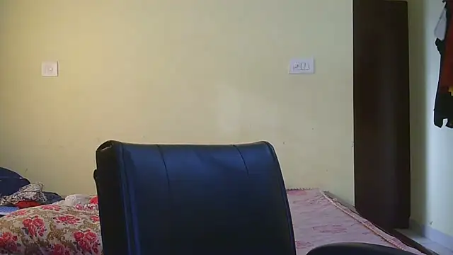 Snapshot of Sweet-Rani chatting on October 2025 10:05:02 AM Sweet-Rani online show from October 2025 10:05:02 AM