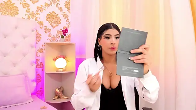 emaa lambert online show from October 2025 05:44:02 PM