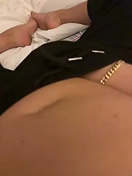 Snapshot of persiannqueen chatting on March 2025 10:32:02 PM persiannqueen online show from March 2025 10:32:02 PM