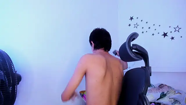 Snapshot of Johhan__Lee chatting on December 2025 08:49:02 PM Johhan Lee online show from December 2025 08:49:02 PM