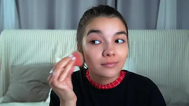 VeronaAppleberry online show from September 2025 12:21:02 PM