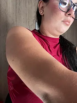 Snapshot of linatarens chatting on October 2025 05:36:02 AM linatarens online show from October 2025 05:36:02 AM