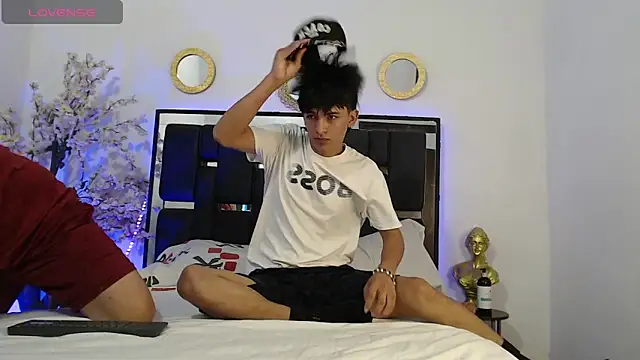 Snapshot of Valerio_22 chatting on October 2025 01:06:02 AM Valerio 22 online show from October 2025 01:06:02 AM