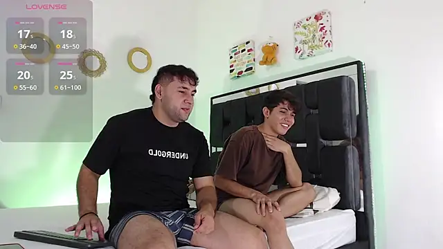 Snapshot of Valerio_22 chatting on November 2025 10:13:02 PM Valerio 22 online show from November 2025 10:13:02 PM