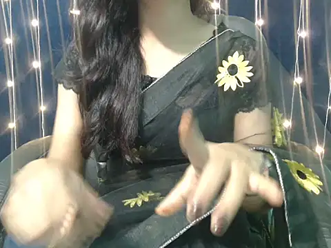 Yashi online show from October 2025 11:56:02 AM