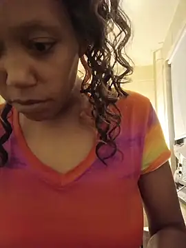 Snapshot of TickleMeKink chatting on November 2025 10:05:01 AM TickleMeKink online show from November 2025 10:05:01 AM