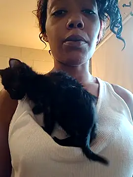 Snapshot of TickleMeKink chatting on November 2025 12:38:01 PM TickleMeKink online show from November 2025 12:38:01 PM