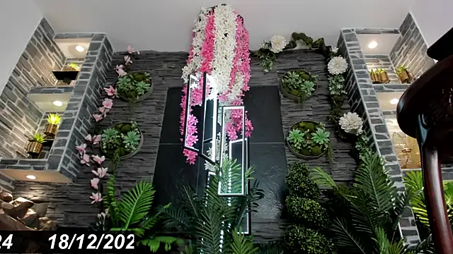 Eva Coluccy online show from December 2024 04:28:01 PM