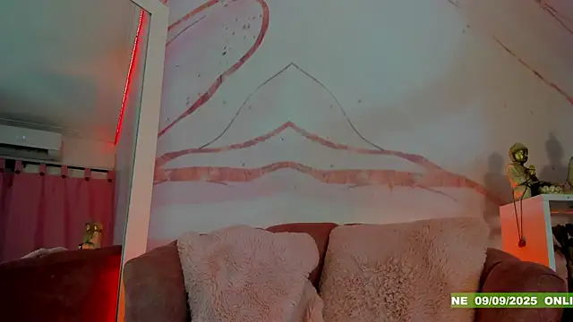 Eva Coluccy online show from September 2025 02:06:02 PM