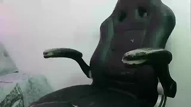 LAURA SMIITH online show from March 2025 06:50:02 PM