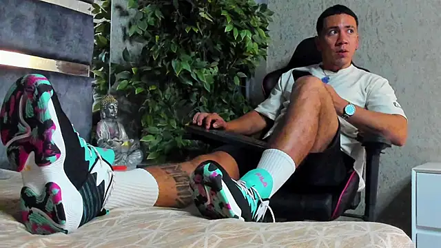 Snapshot of marc_ginale chatting on October 2025 01:20:02 PM marc ginale online show from October 2025 01:20:02 PM