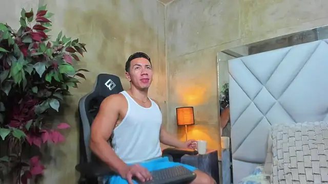 Snapshot of marc_ginale chatting on October 2025 12:00:01 AM marc ginale online show from October 2025 12:00:01 AM