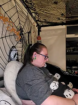 Snapshot of Bunny_Cummings chatting on October 2025 10:01:01 PM Bunny Cummings online show from October 2025 10:01:01 PM