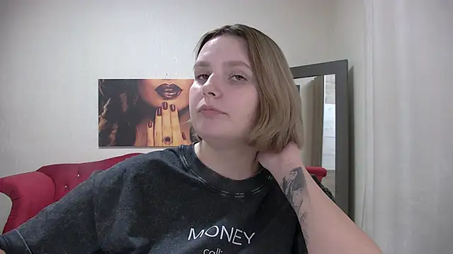 Snapshot of DianeMills chatting on January 2025 03:04:02 AM DianeMills online show from January 2025 03:04:02 AM