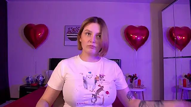 Snapshot of DianeMills chatting on February 2025 07:05:01 PM DianeMills online show from February 2025 07:05:01 PM