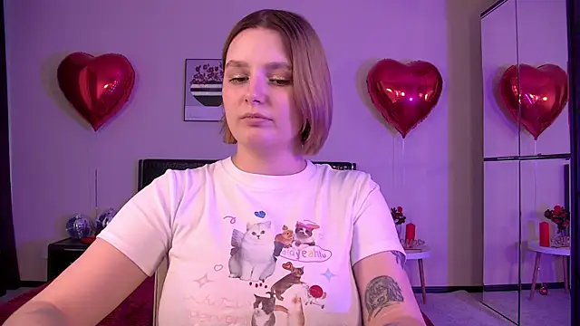 Snapshot of DianeMills chatting on February 2025 04:18:02 AM DianeMills online show from February 2025 04:18:02 AM