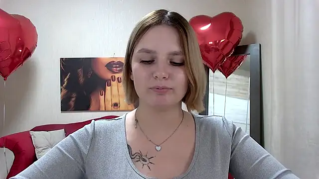 Snapshot of DianeMills chatting on February 2025 03:44:02 AM DianeMills online show from February 2025 03:44:02 AM