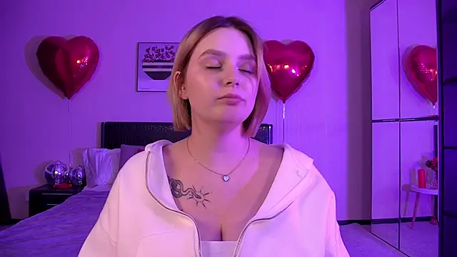 Snapshot of DianeMills chatting on February 2025 01:16:02 AM DianeMills online show from February 2025 01:16:02 AM