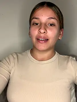 Cora sarah online show from September 2025 12:11:01 AM
