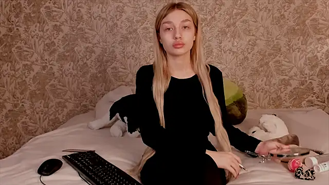 Ella Milla online show from March 2025 07:15:01 AM