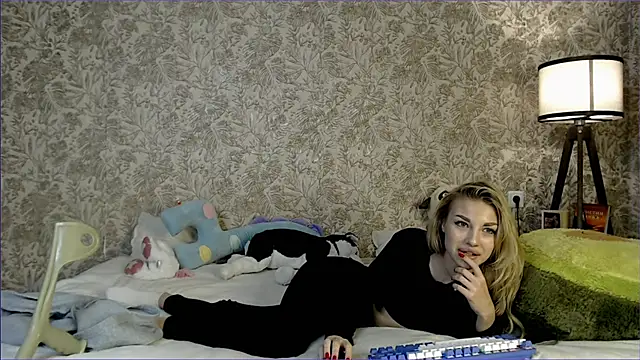 Ella Milla online show from September 2025 09:36:02 PM