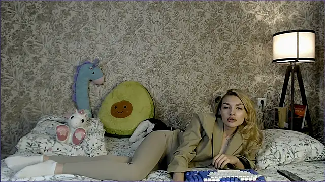 Ella Milla online show from September 2025 11:57:01 AM