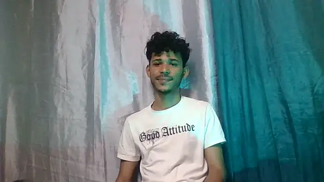 Luckbigcock64 online show from December 2024 05:51:02 PM