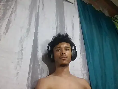 Luckbigcock64 online show from December 2024 04:08:02 PM