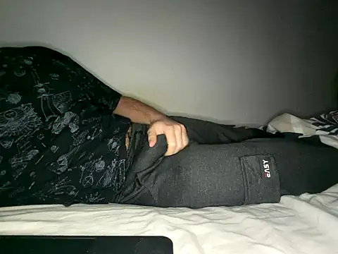 Snapshot of little2026 chatting on December 2025 07:56:02 PM little2026 online show from December 2025 07:56:02 PM