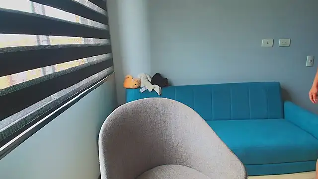 Snapshot of Lauri__fit chatting on October 2025 04:44:02 PM Lauri fit online show from October 2025 04:44:02 PM