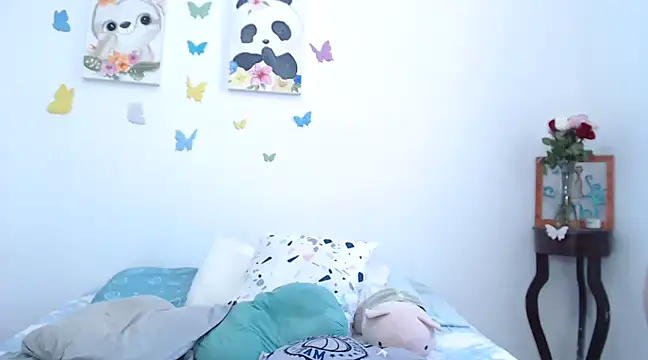 SaraBlosson online show from December 2024 07:29:01 PM